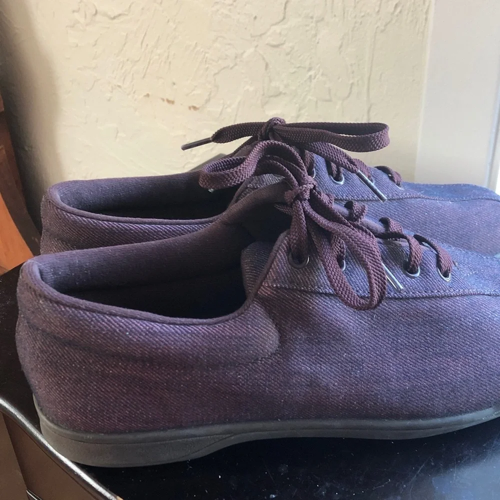 Easy Spirit brownish reddish fabric sneakers size 8.5